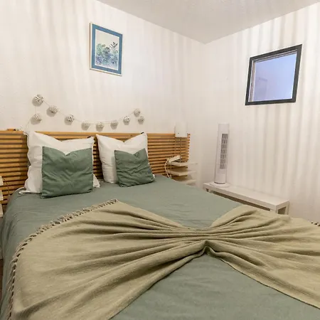 Centre Historique Route Des Vins タン