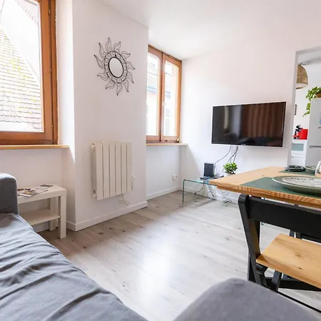 Centre Historique Route Des Vins タン